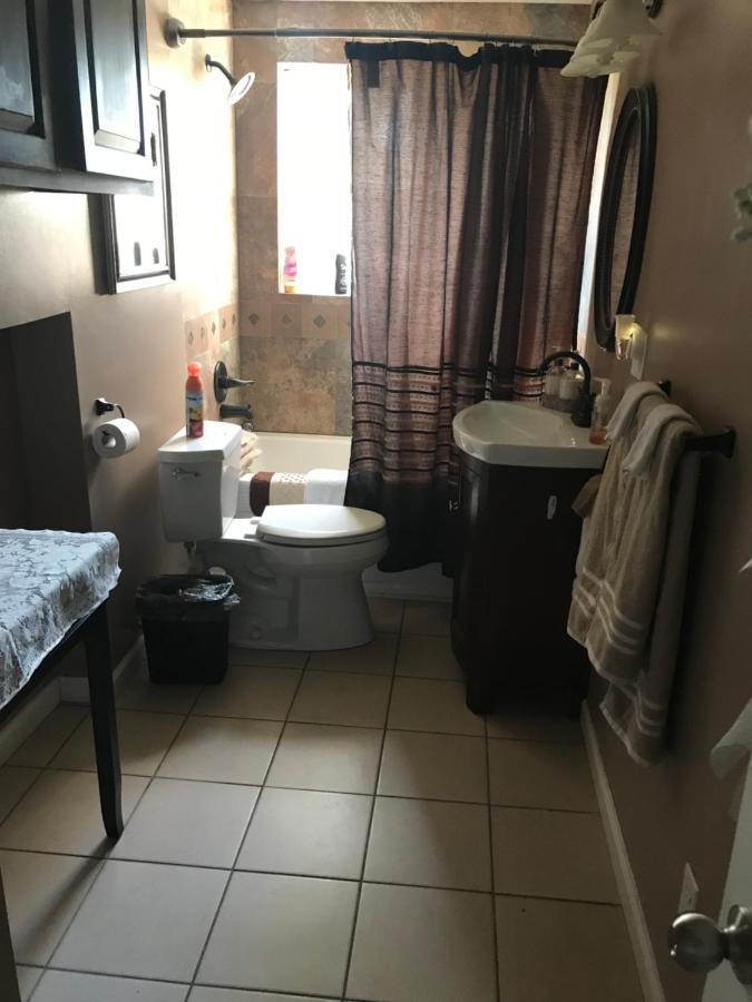 Lakeshore Retreat Bed & Breakfast Richmond Bagian luar foto